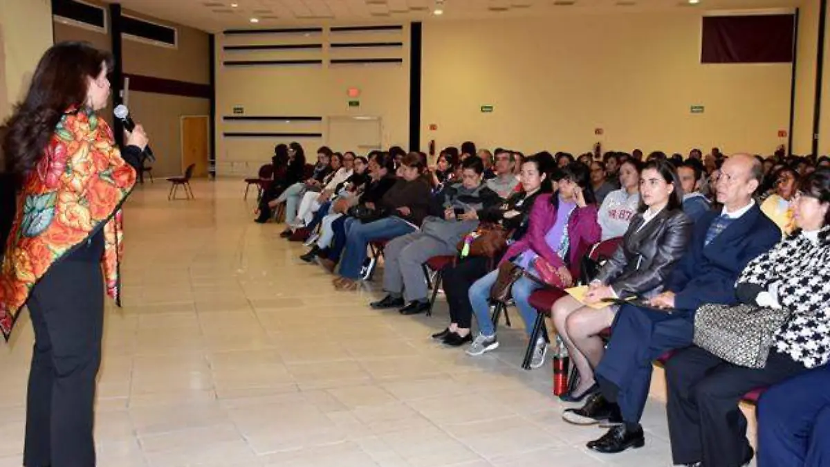 CON CONFERENCIAS